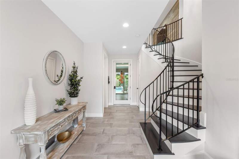 4 bedroom Single Family Residence at 124 Forest Hills Drive, Redington Shores Yacht & Tennis Club, Redington Shores — photo 4