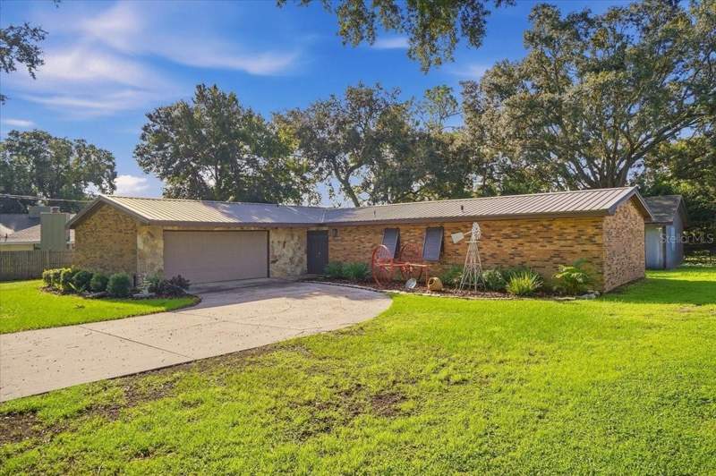 3 bedroom Single Family Residence at 611 E Highland Drive, Lakeland, Lakeland — photo 2