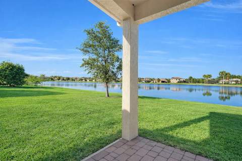 3821 Shoreview Drive, Kissimmee FL - photo 16 of 18