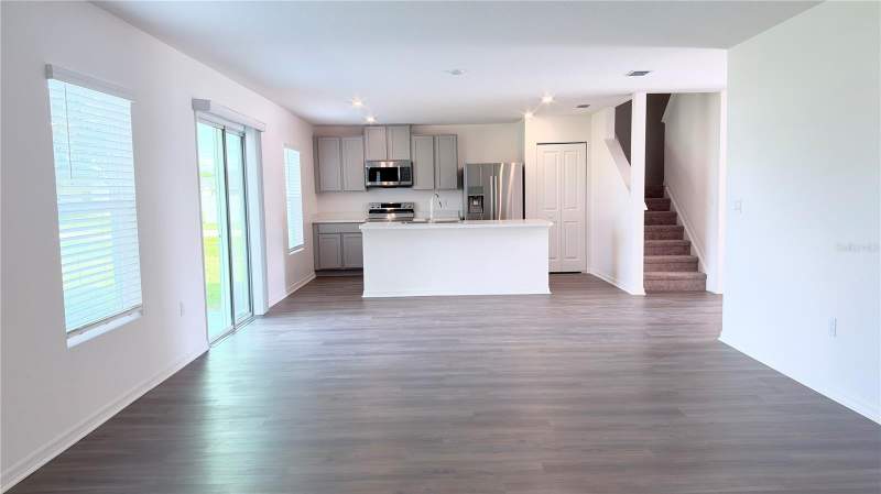 5 bedroom Single Family Residence at 801 Ognon Court, Poinciana Village 5 Nbhd 1, Kissimmee — photo 4