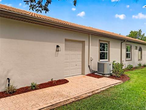 9257 Bonnie Cove Drive, Weeki Wachee FL - photo 6 of 90