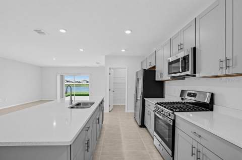 13321 Commons Avenue, Parrish FL - photo 8 of 40