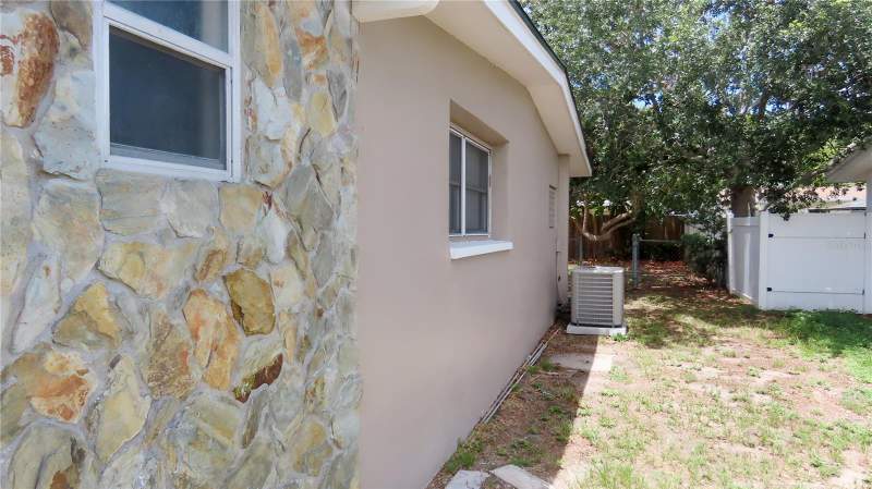 4 bedroom Single Family Residence at 12208 105th Street, Don-Art Estates, Largo — photo 4