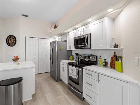 9182 Tarleton Circle, Weeki Wachee FL - photo 8 of 23