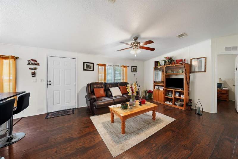 3 bedroom Manufactured Home at 9918 Osceola Drive, Highland Lakes, Weeki Wachee — photo 5