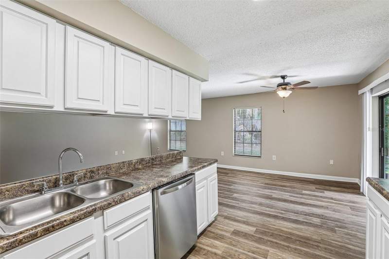 2 bedroom Condominium at 100 E Oak Terrace Drive #D2, Coach Houses/Leesburg 2D, Leesburg — photo 4