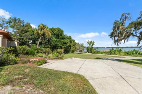 8943 Silver Lake Drive, Leesburg FL - photo 6 of 6