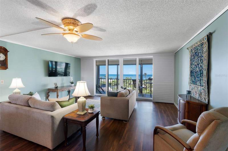 2 bedroom Condominium at 1581 Gulf Boulevard #403N, Harbour The Condo, Clearwater — photo 3