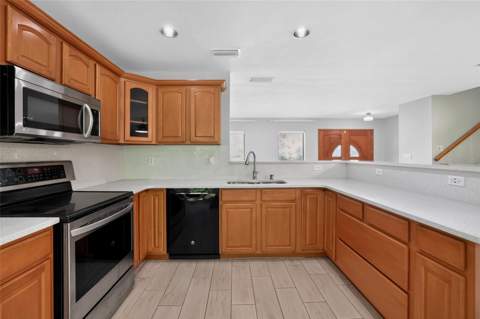 7001 Baywood Court, Tampa FL - photo 16 of 37