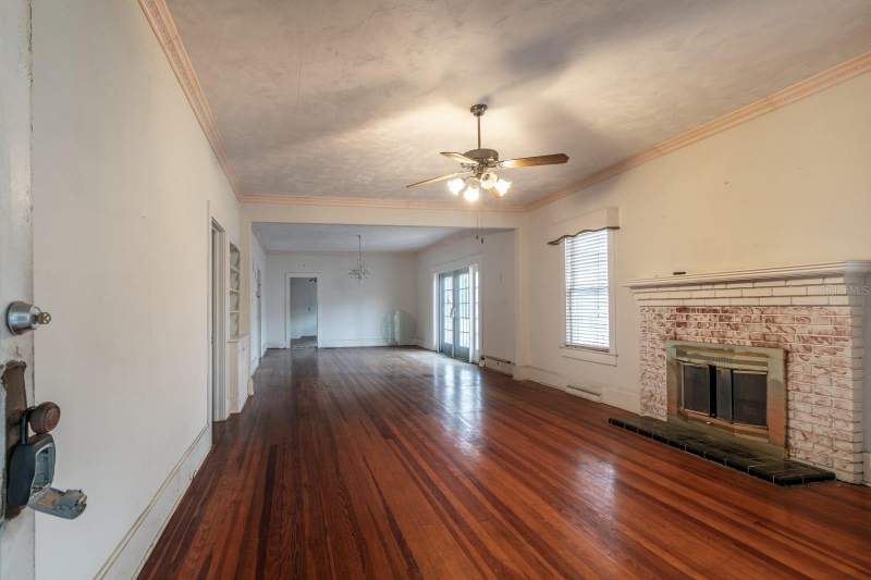 6 bedroom Single Family Residence at 1116 W Line Street, Leesburg, Leesburg — photo 4
