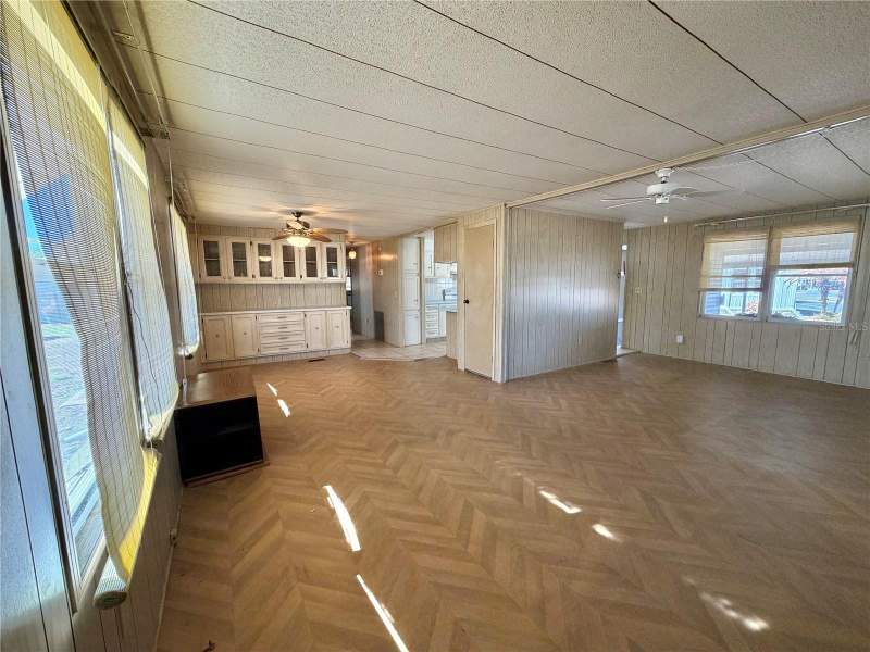 2 bedroom Mobile Home at 353 Palo Verde Drive, Hawthorne At Leesburg A Coop, Leesburg — photo 4