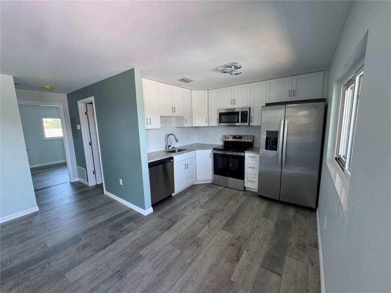2 bedroom Condominium at 1258 Barbara Drive #202, Venetian Arms Sec 1, Venice — photo 4