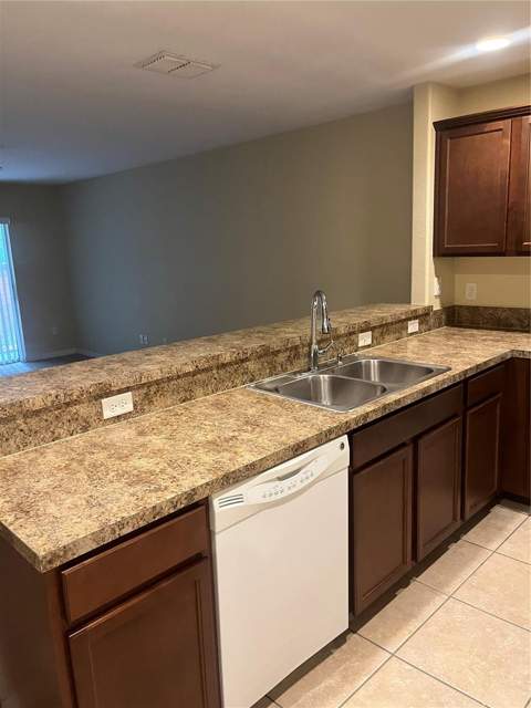 228 Carina Circle, Sanford FL - photo 8 of 17