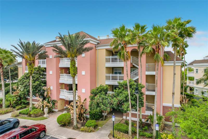 1116 SUNSET VIEW CIRCLE #304 home for sale in Villas at Reunion Square