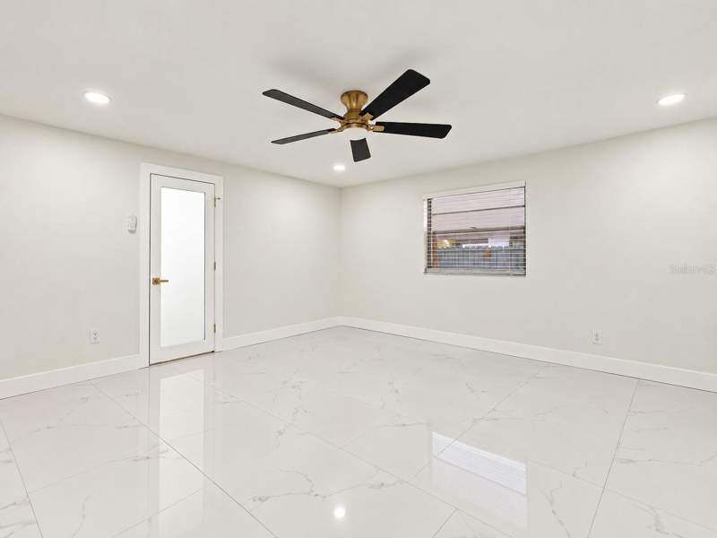 5 bedroom Single Family Residence at 8423 N Packwood Avenue, Oakwood Manor, Tampa — photo 4