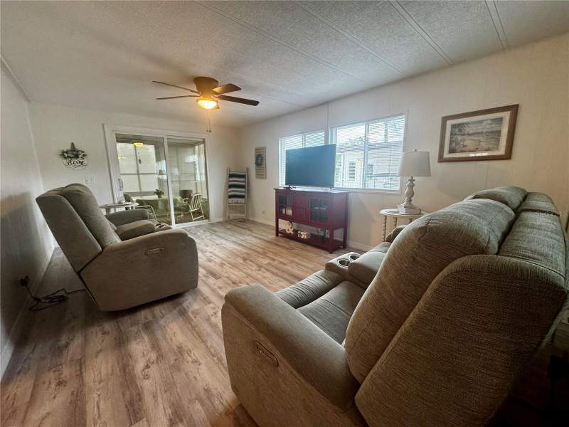 2 bedroom Manufactured Home at 5619 Bayshore Road #240, Terra Ceia Manor Co-Op, Palmetto — photo 3