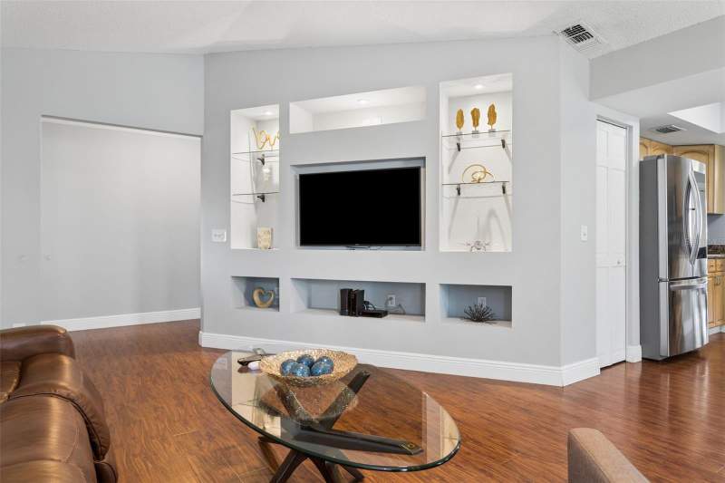 4 bedroom Single Family Residence at 16117 Pebblebrook Drive, Country Place West Unit V, Tampa — photo 5