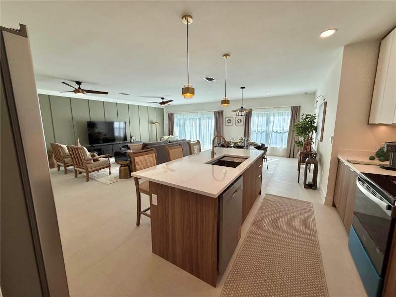 4 bedroom Single Family Residence at 5813 Regent Road, South Venice, Venice — photo 5
