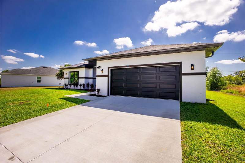 4 bedroom Single Family Residence at 7316 Donahue Street, Port Charlotte Sec 067, Port Charlotte — photo 4