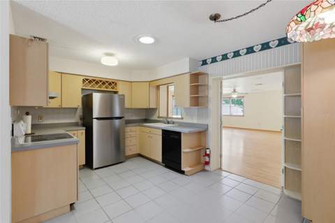 6130 17th Street, Zephyrhills FL - photo 13 of 35