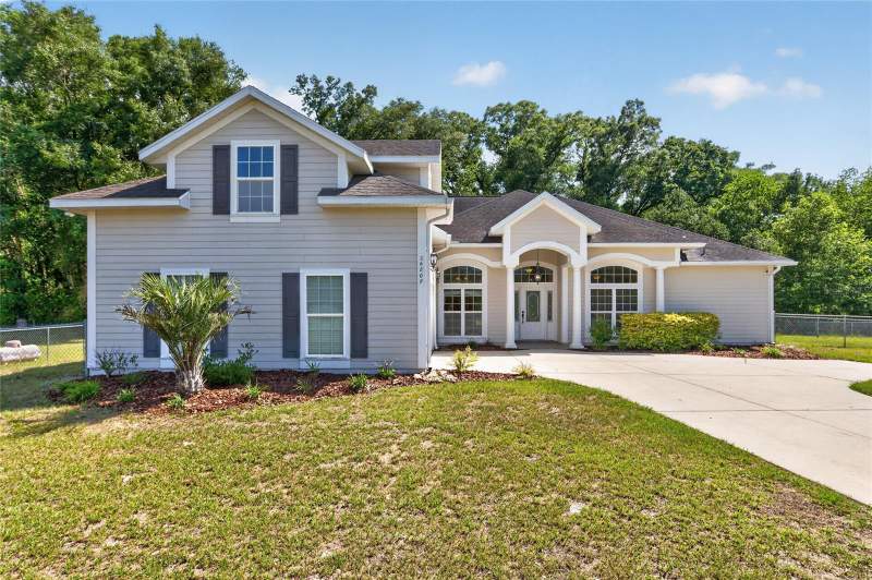 4 bedroom Single Family Residence at 26807 SW 20th Place, Newberry, Newberry — photo 2