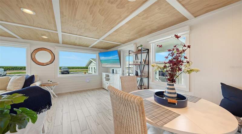 2 bedroom Mobile Home at 3710 Gulf Of Mexico Drive #A3, Gulfshore Of Longboat Key, Longboat Key — photo 5