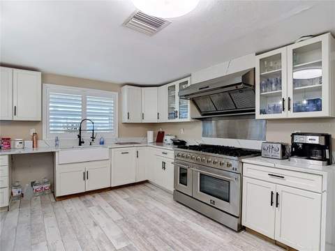 3516 Floramar Terrace, New Port Richey FL - photo 19 of 89