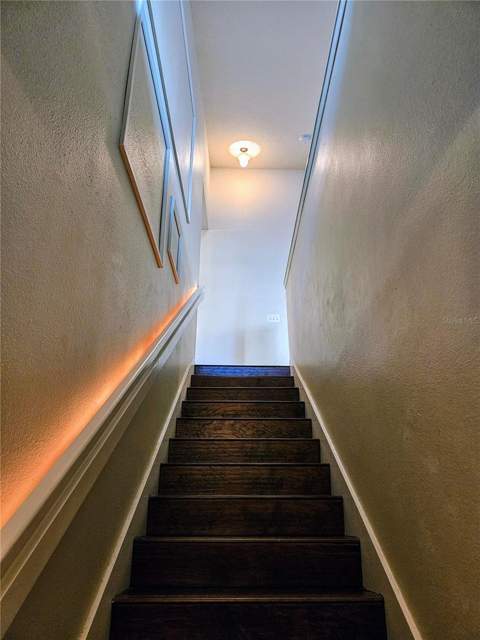 6548 Swissco Drive #628, Orlando FL - photo 8 of 44