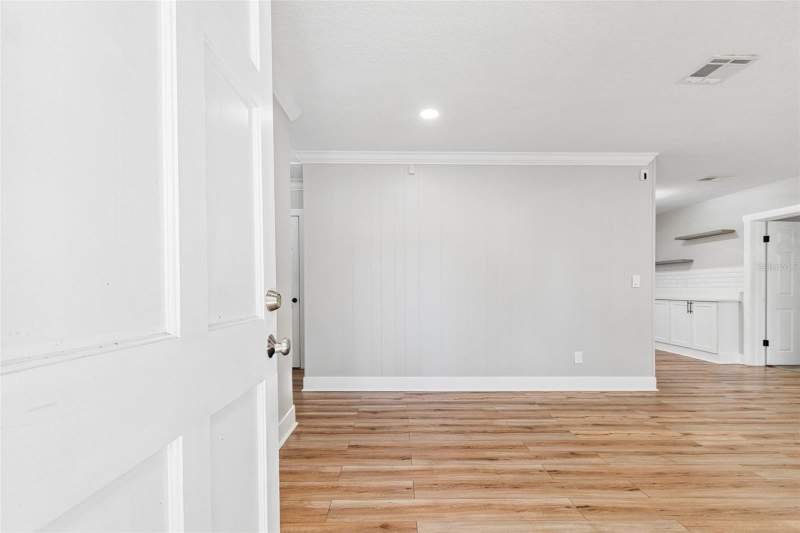 4 bedroom Single Family Residence at 1555 Magnolia Drive, Druid Groves Rev Rep, Clearwater — photo 4