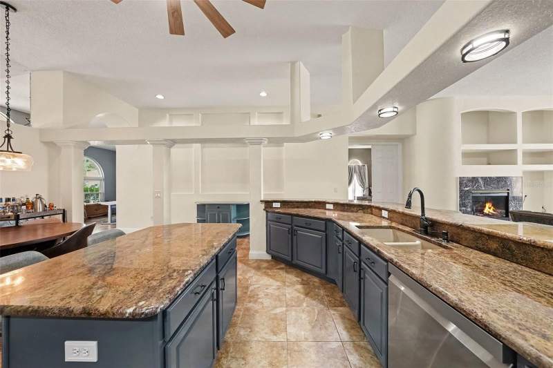 4 bedroom Single Family Residence at 18425 Eastwyck Dr, Cross Creek Prcl I, Tampa — photo 3