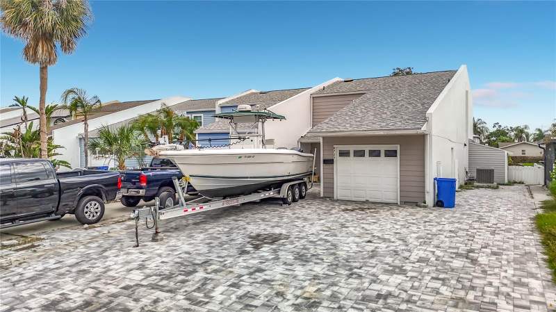 3 bedroom Single Family Residence at 8725 Bay Pointe Drive, Bay Crest Park Unit 21, Tampa — photo 2