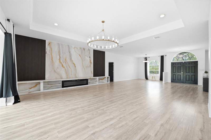 4 bedroom Single Family Residence at 18043 Palmdale Road, Royal Highlands, Weeki Wachee — photo 4