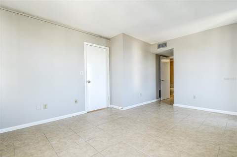 5220 Brittany Drive #509, St Petersburg FL - photo 16 of 38