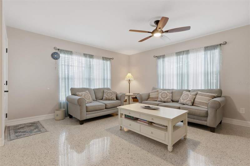 4 bedroom Single Family Residence at 8403 S Flintrock Court, Bay Crest Park, Tampa — photo 5