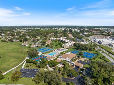 612 Bird Bay Drive #118, Venice FL - photo 23 of 31