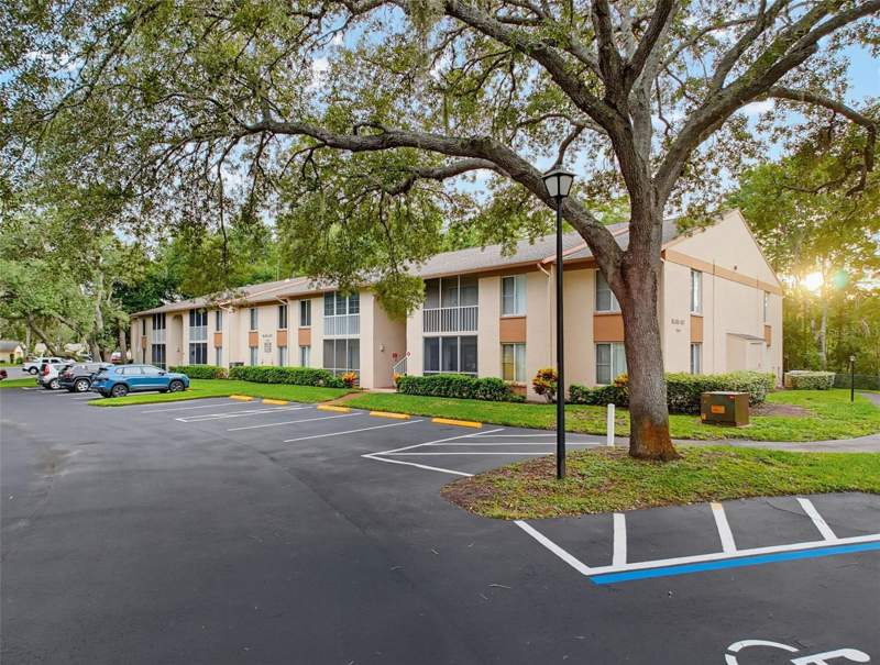 2 bedroom Condominium at 12211 Fox Chase Drive #C1, Pine Ridge At Sugar Creek, Hudson — photo 3