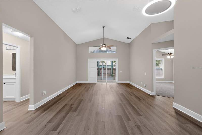 4 bedroom Single Family Residence at 12421 Early Run Lane, South Pointe Phase 1, Riverview — photo 3