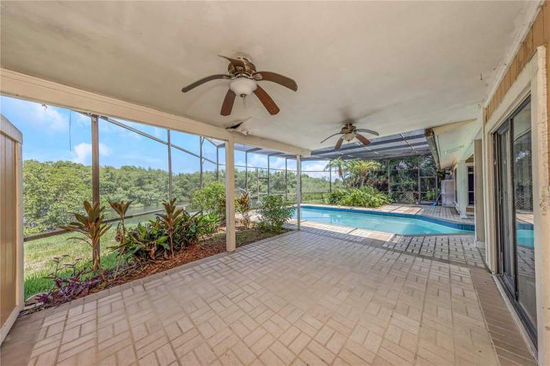 4 bedroom Single Family Residence at 7448 17th Lane, Harbor Isle Unit Two, St Petersburg — photo 5