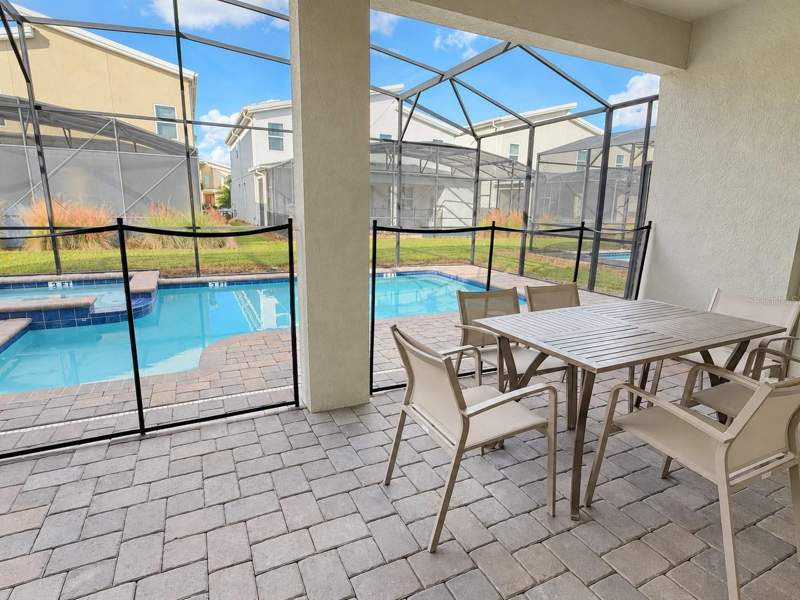 7 bedroom Single Family Residence at 4553 Target Boulevard, Storey Lake II, Kissimmee — photo 4