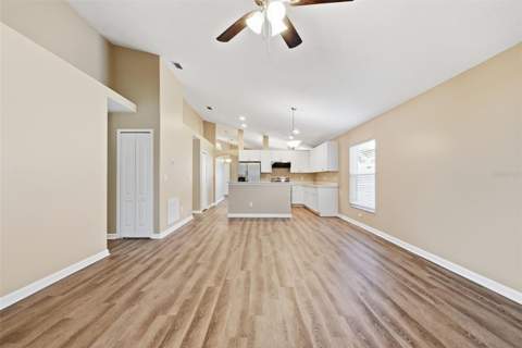 15733 Bay Vista Drive, Clermont FL - photo 11 of 37