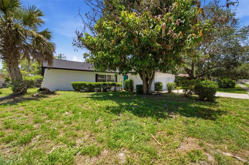 3 bedroom Single Family Residence at 13510 Capitol Drive, North Pointe Unit III, Tampa — photo 2
