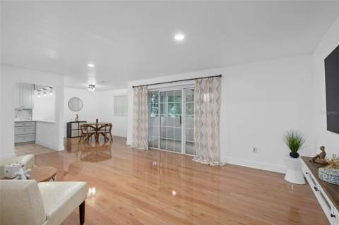 4190 Versailles Drive #4190D, Orlando FL - photo 6 of 29