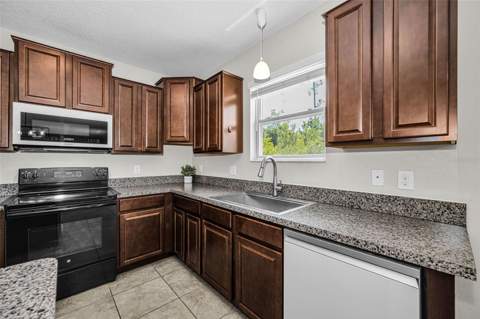 6780 Emerald Spring Loop, New Port Richey FL - photo 7 of 83