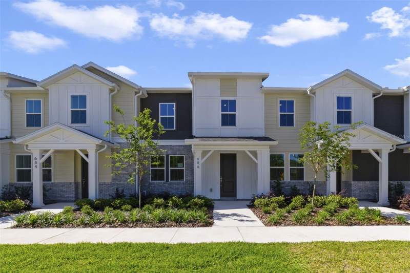 686 LOLA LANE home for sale in Aulin Square