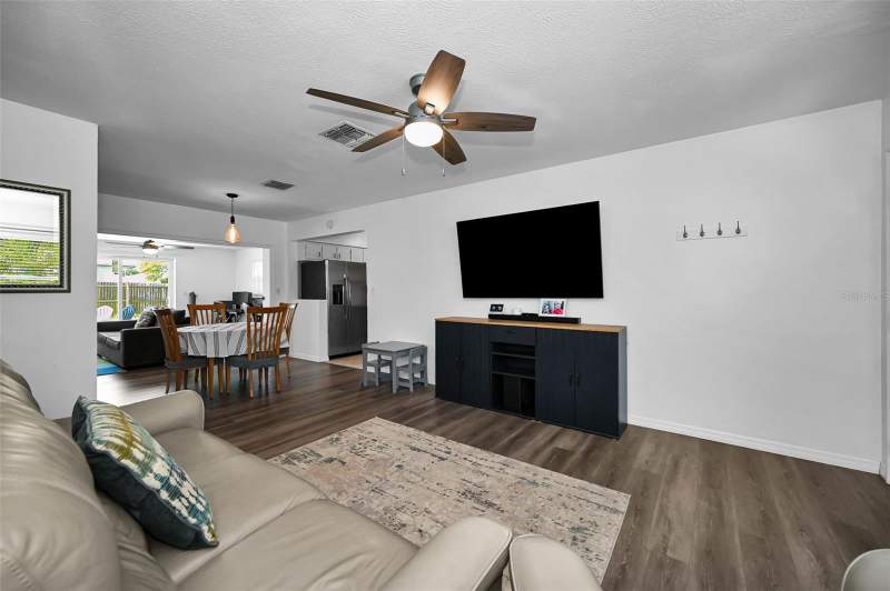 2 bedroom Single Family Residence at 2003 6th Avenue, Margaret Manor 1st Add, Largo — photo 4