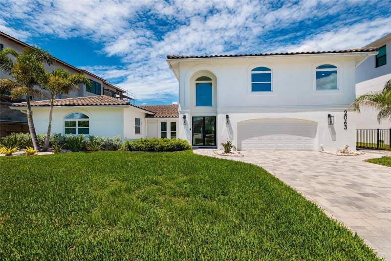 5 bedroom Single Family Residence at 2063 Illinois Avenue, Venetian Isles, St Petersburg — photo 2