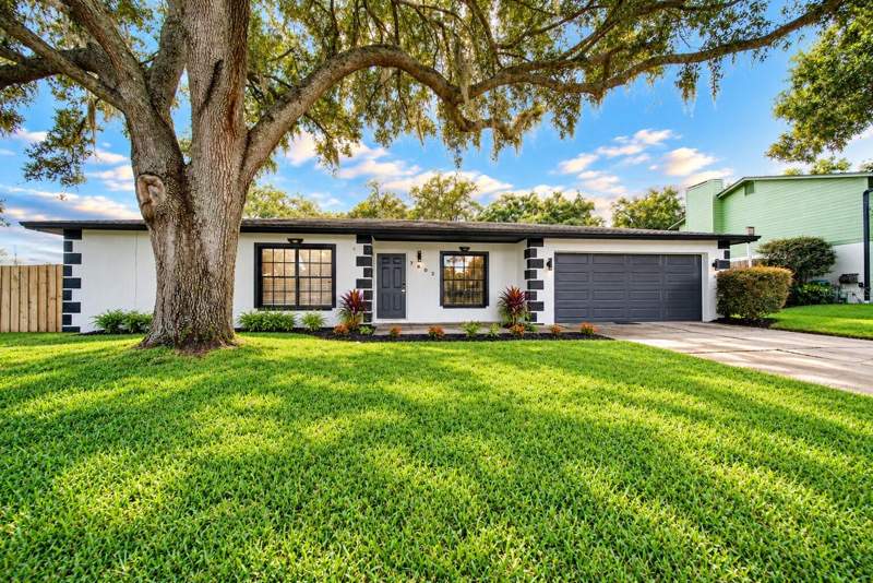 5 bedroom Single Family Residence at 7802 River Ridge Drive, River Run Unit 01, Temple Terrace — photo 1