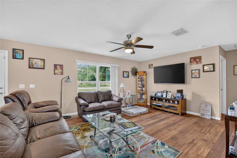 3 bedroom Single Family Residence at 38 Juniper Loop Court, Silver Spgs Shores, Ocala — photo 4