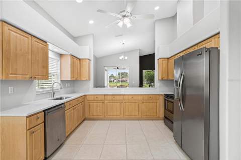 9257 Bonnie Cove Drive, Weeki Wachee FL - photo 9 of 90
