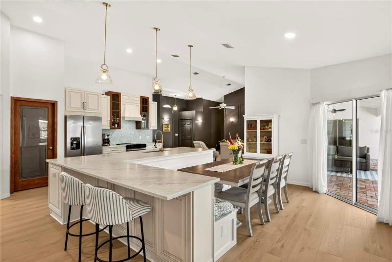 4 bedroom Single Family Residence at 3815 W Brazilnut Road, Pine Ridge Unit 03, Beverly Hills — photo 2